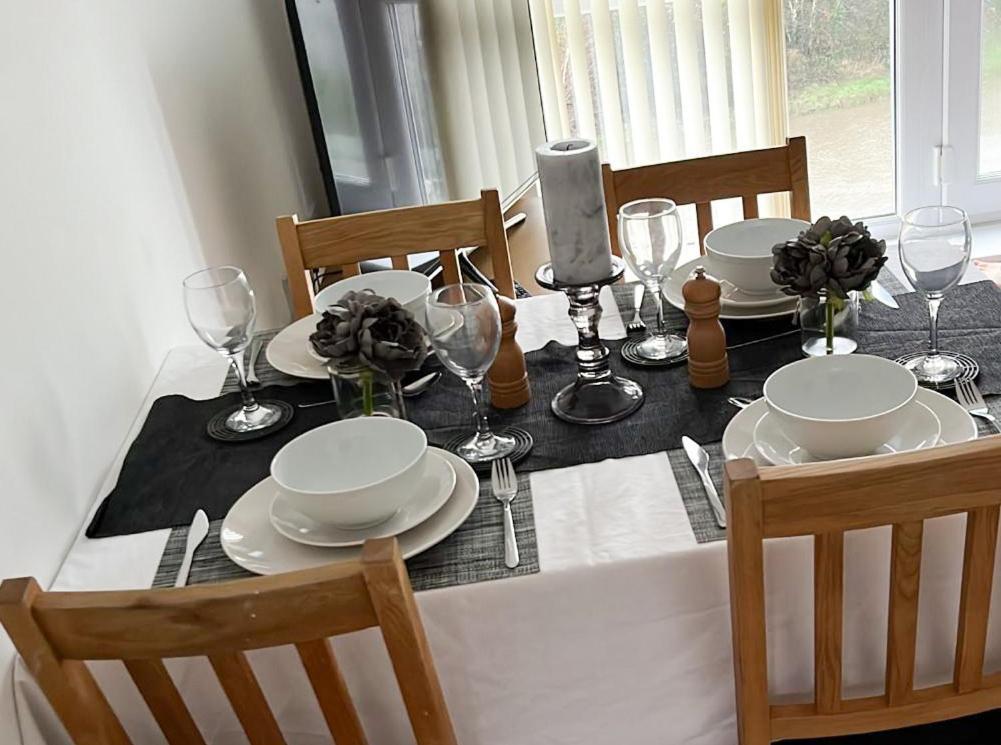 Riverside Apartment Σουόνσι Εξωτερικό φωτογραφία
